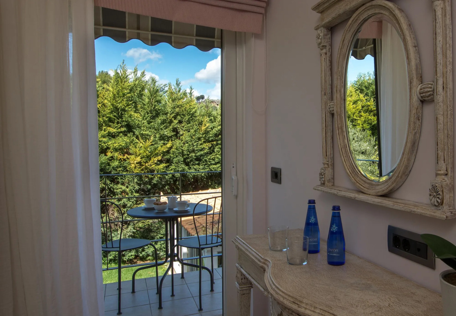 Anthemion Suites & Villas