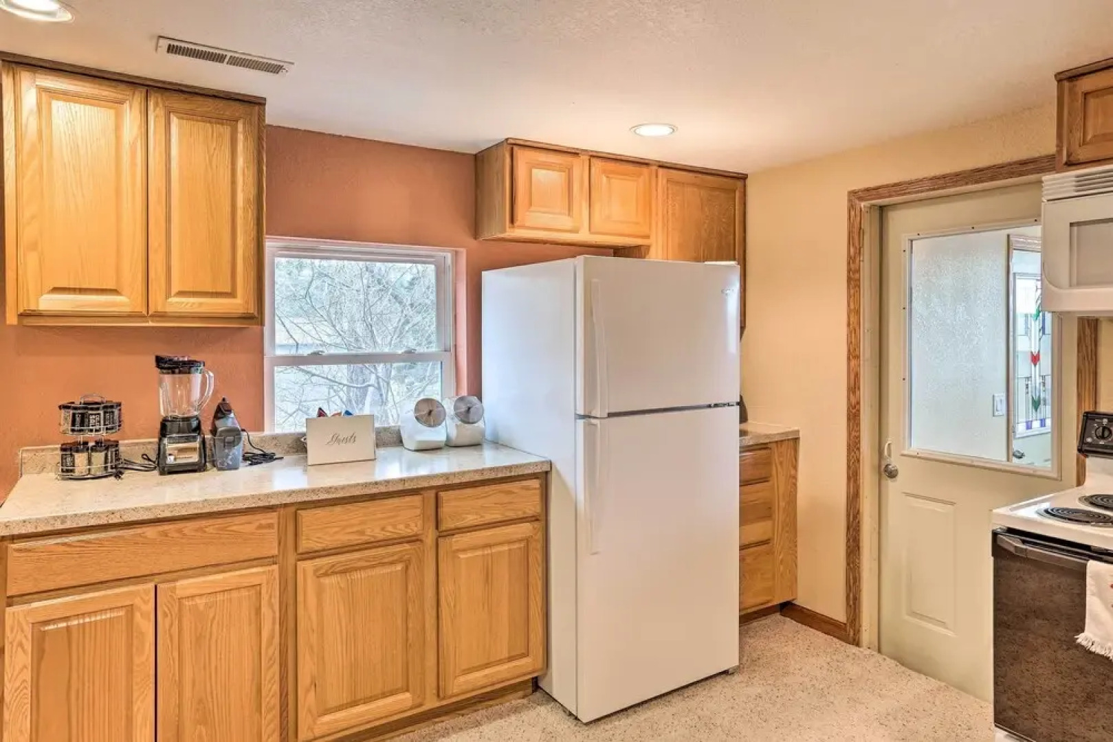 Lead Apartment ~ 5 Mi to Terry Peak Skiing!