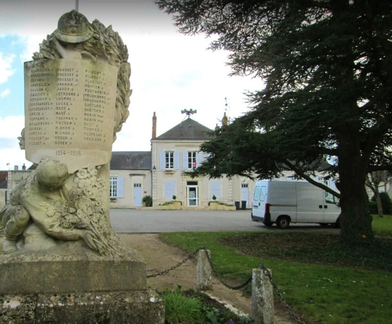 Studio in Saint-ay, With Wifi - 350 km From the Beach