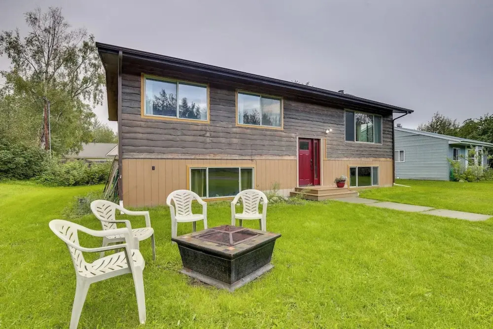 Serene Palmer Home: Walk to Downtown & Riverfront!