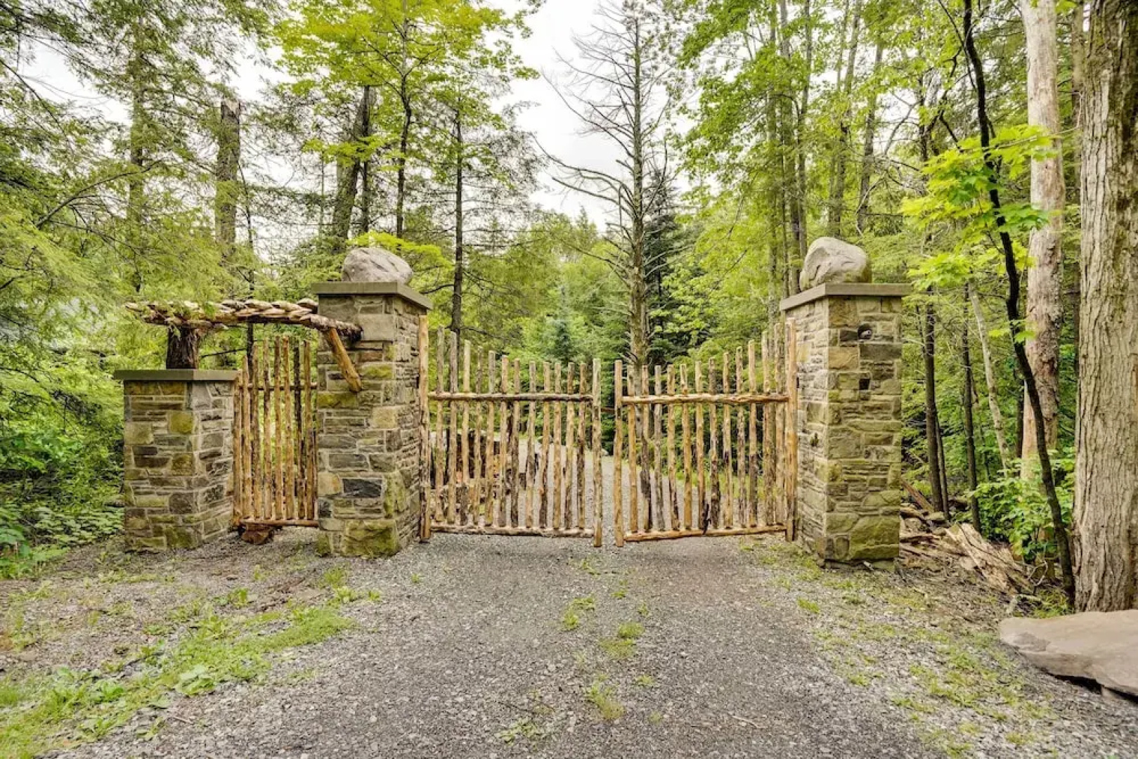 Secluded Elka Park Cabin: Hot Tub & Fire Pit!