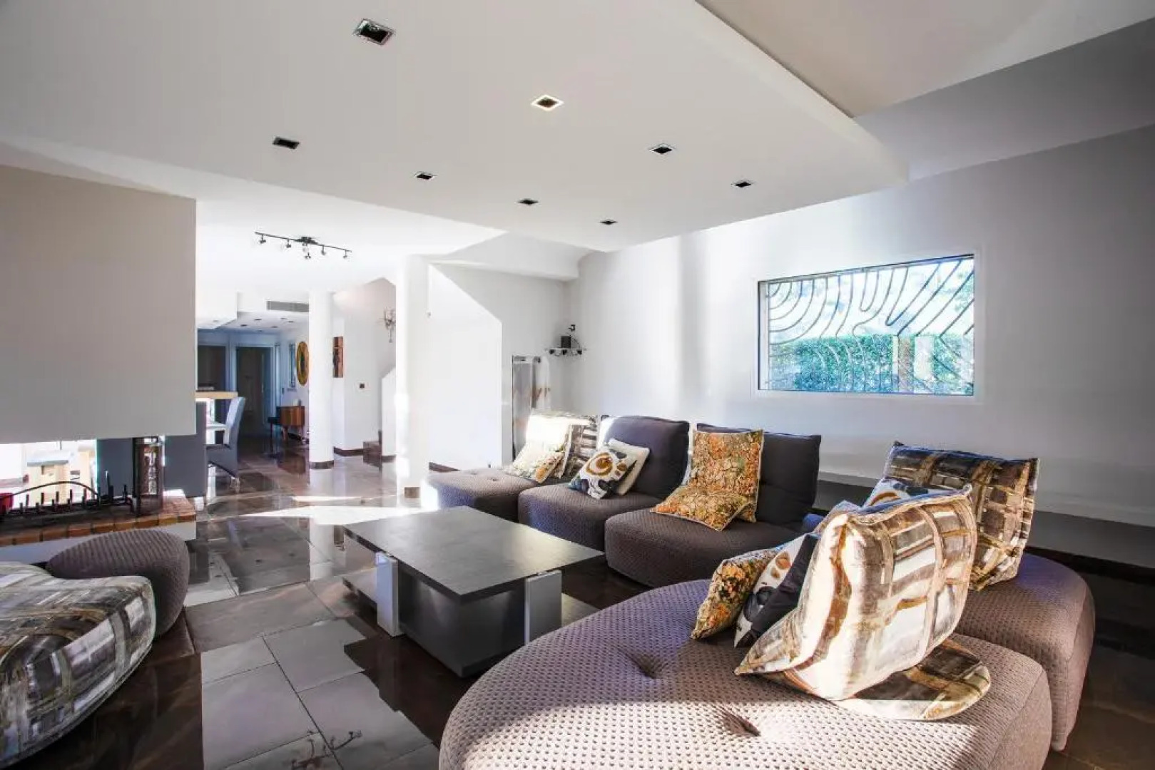 Serene Luxurious Hillside Villa Near Cannes