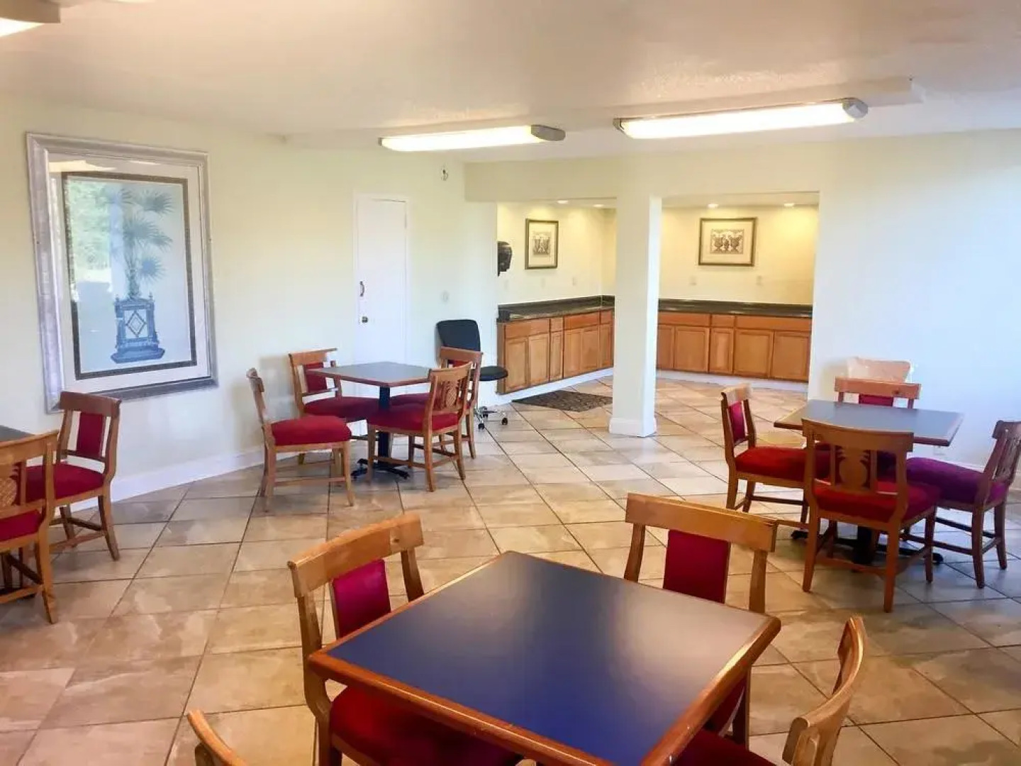 City Studios Inn And Suites