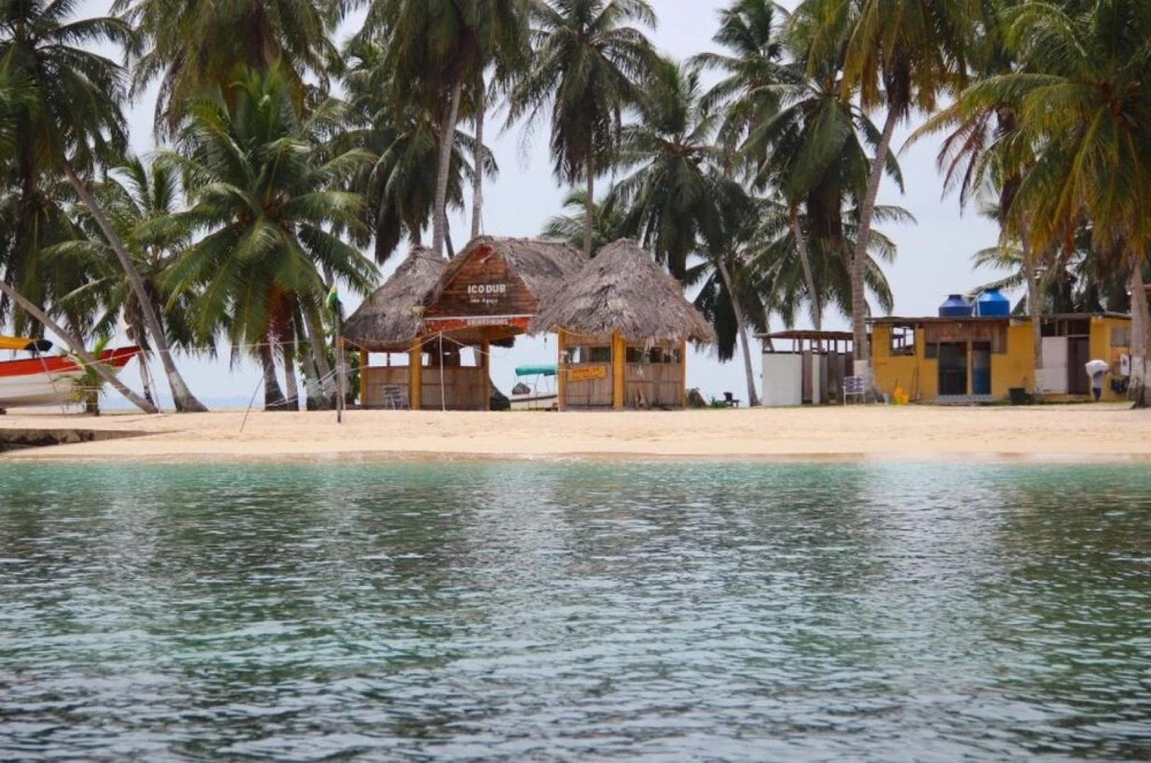 Cabins in Aguja Island