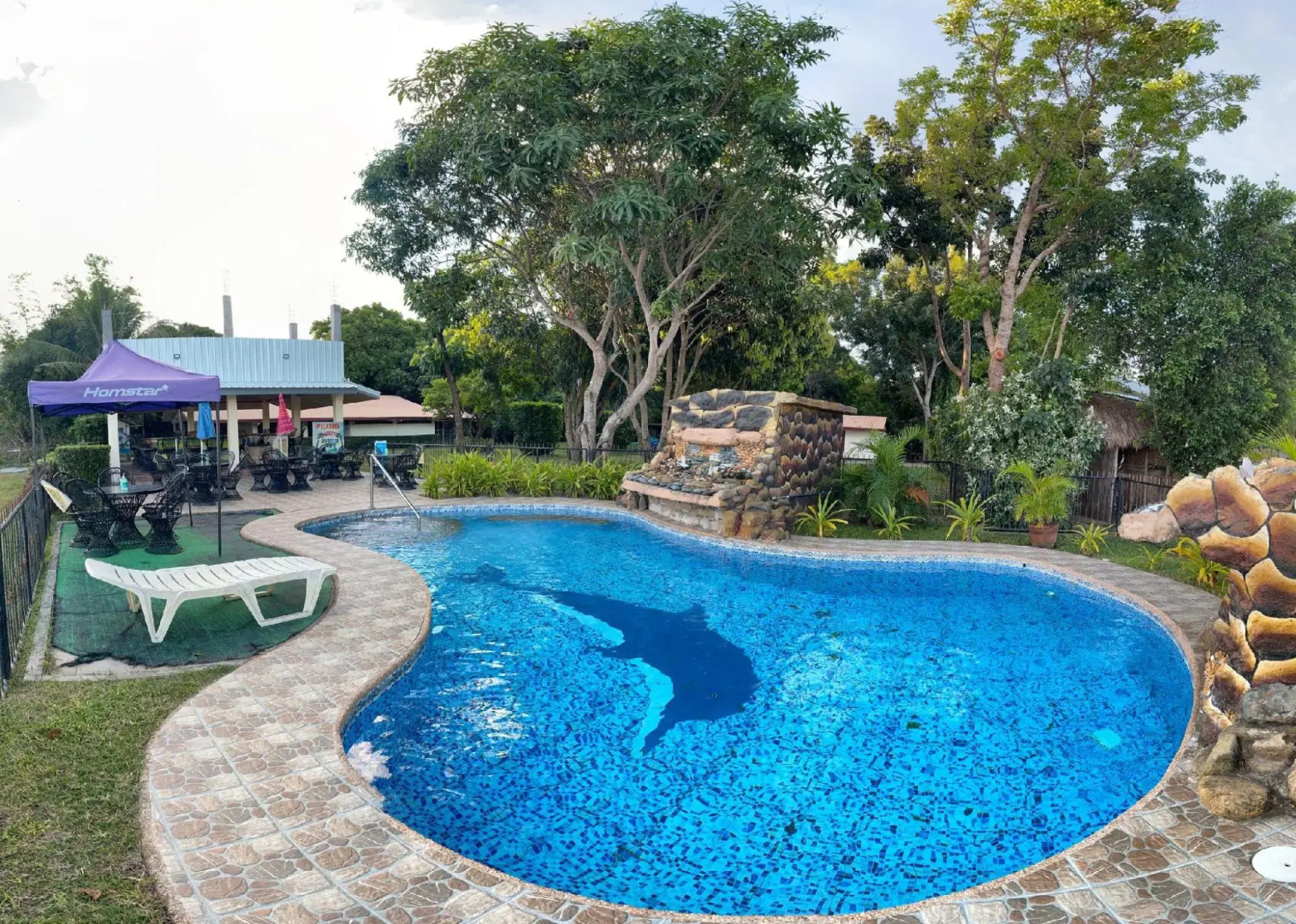 Monty's Riverside View Resort by Cocotel