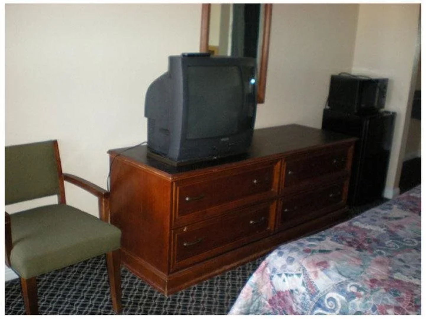 Heritage Inn & Suites