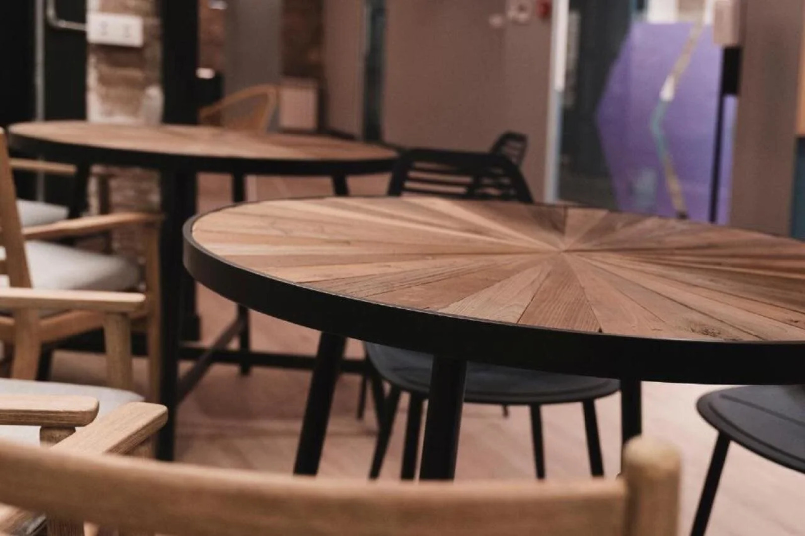 Font Andorra Hostel by Nexta