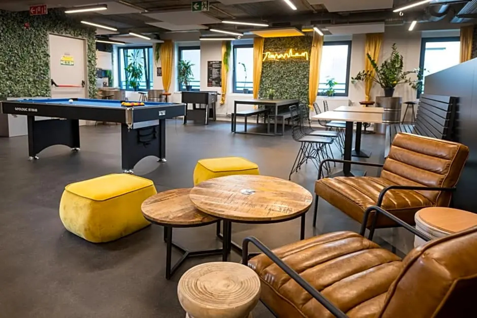 Auberge Jeunesse Charleroi Youth Hostel