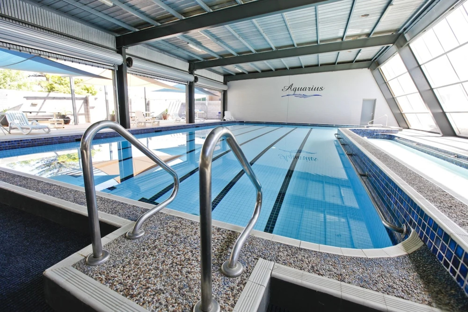 Aquarius Apartments and Cabins