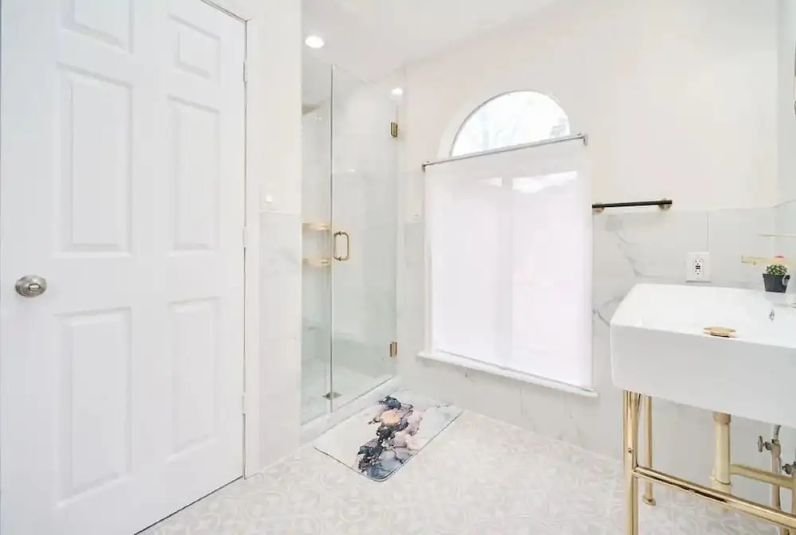 Luxury Family Escape Hottub/sauna/billiard/pool 4 Bedroom Home by RedAwning