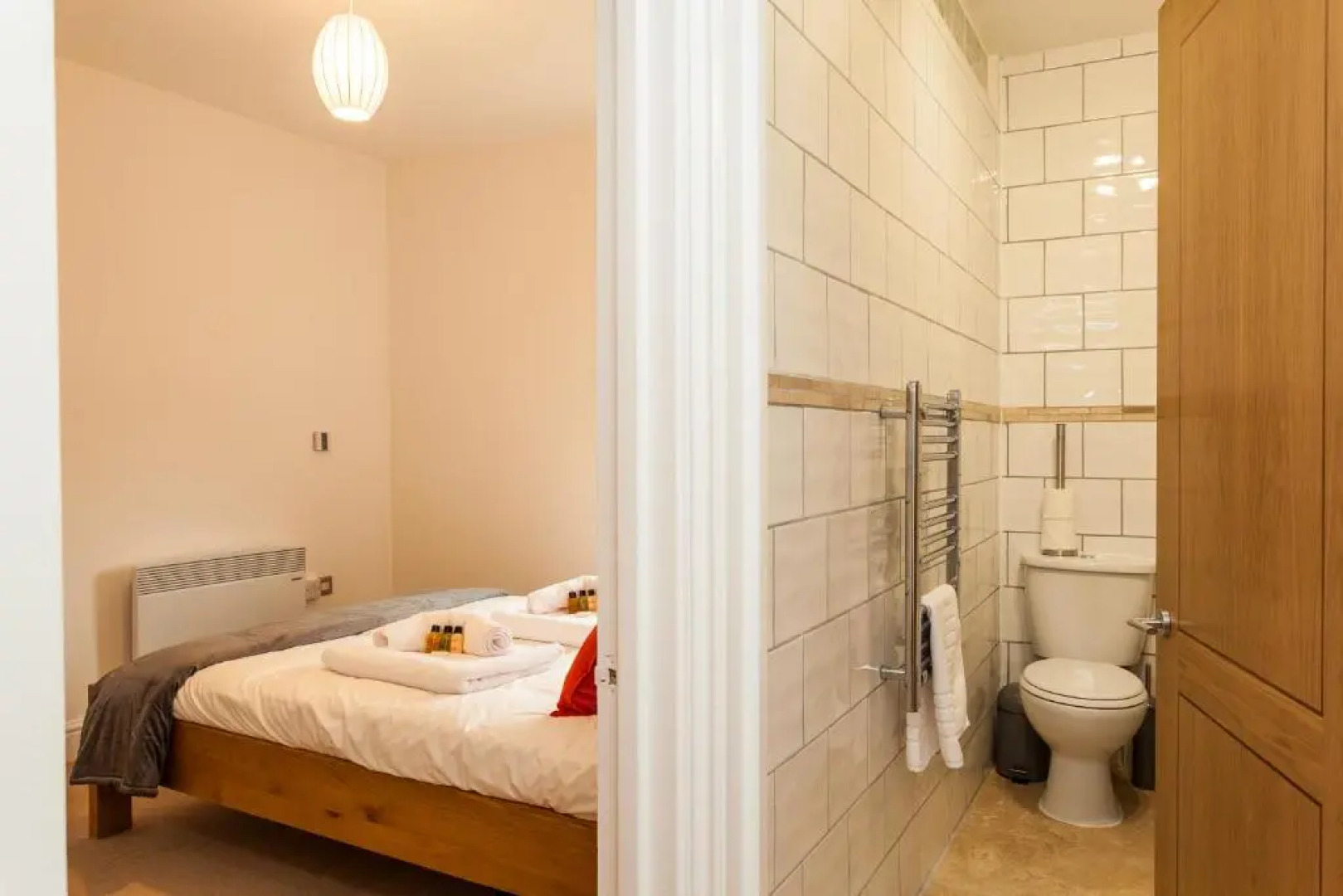 Redhill Garland- 1 bed 1 bath self contained ground floor flat