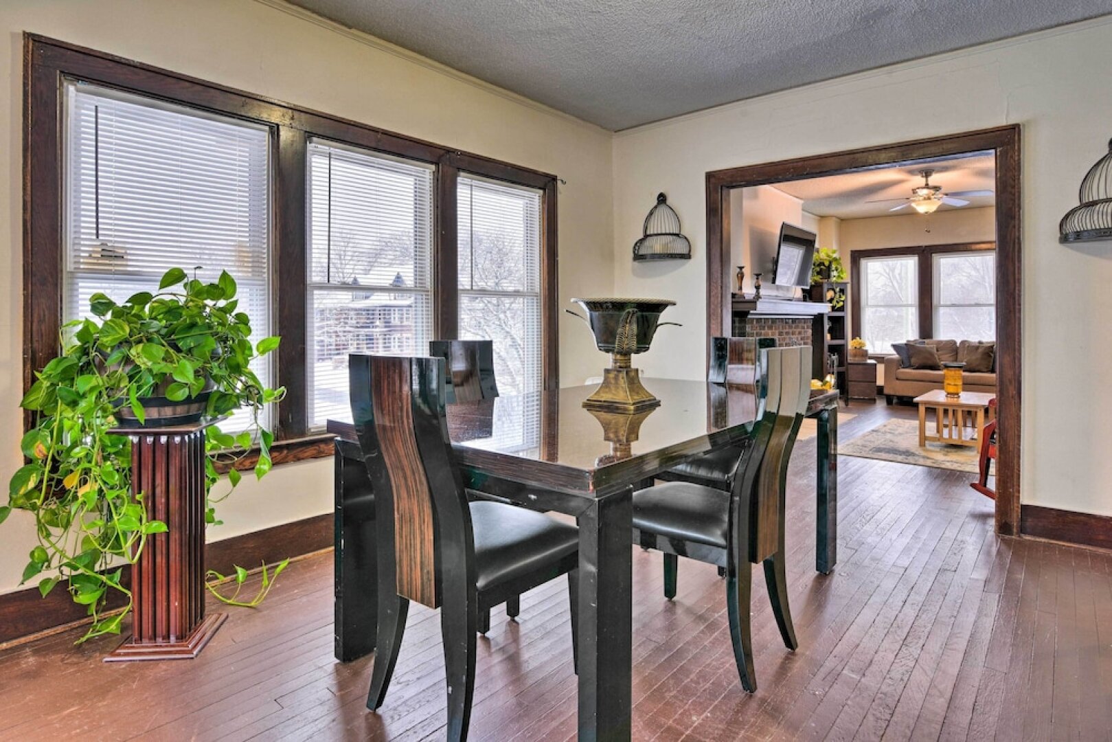 Awesome Detroit Apartment < 3 Mi to Midtown!