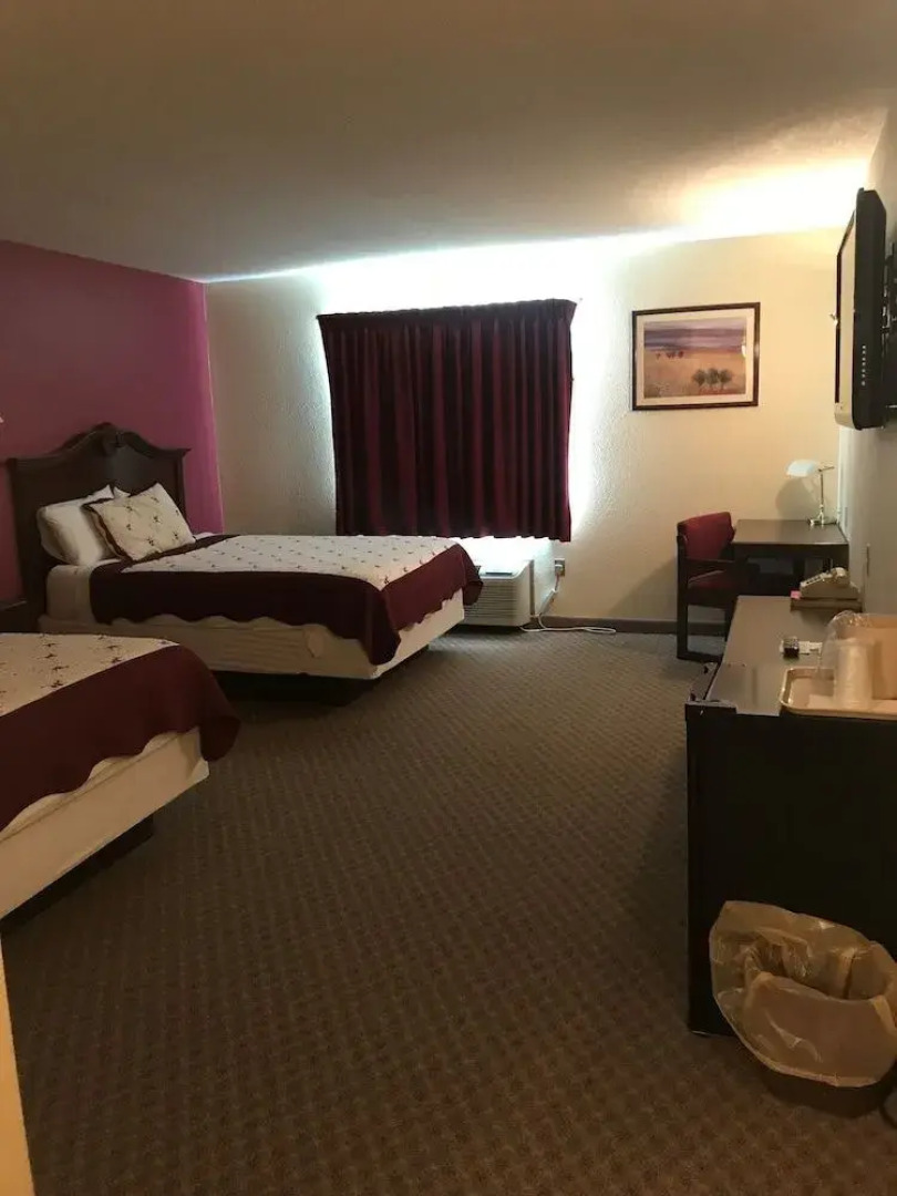 North Shore Inn & Suites