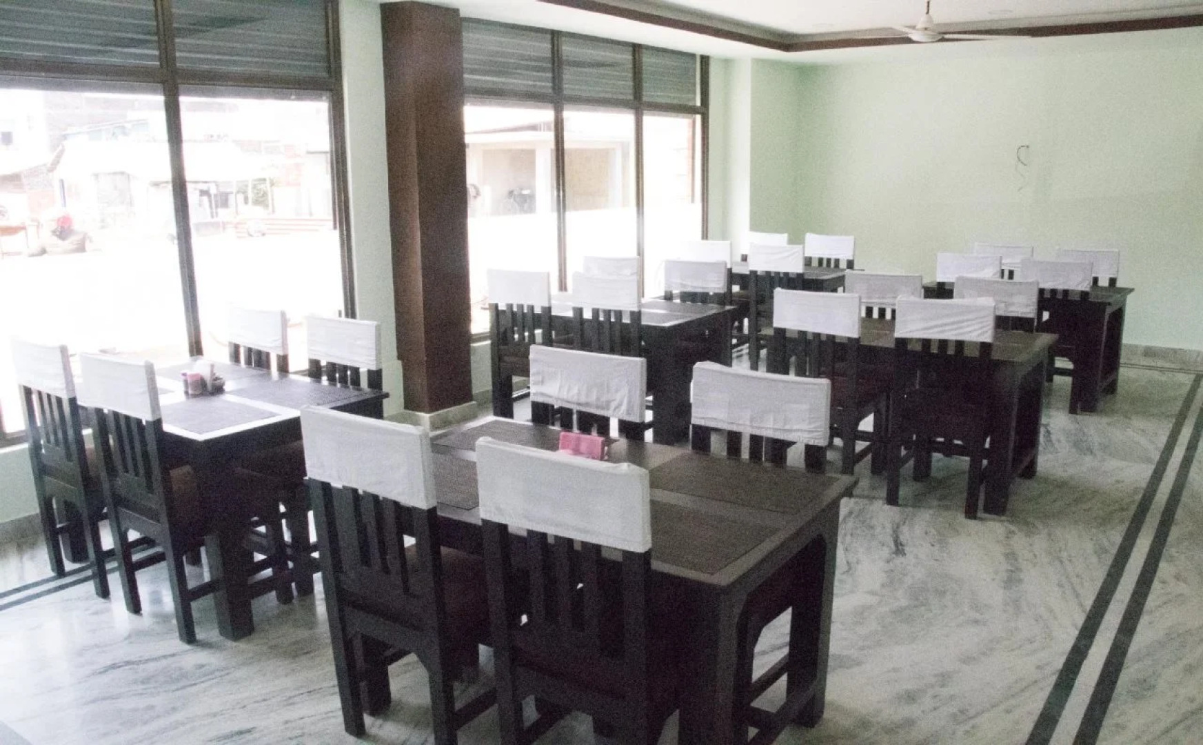 Aadarsha Inn By OYO Rooms