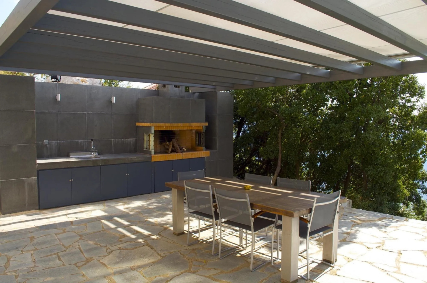 Elafivolia Arachova Suites