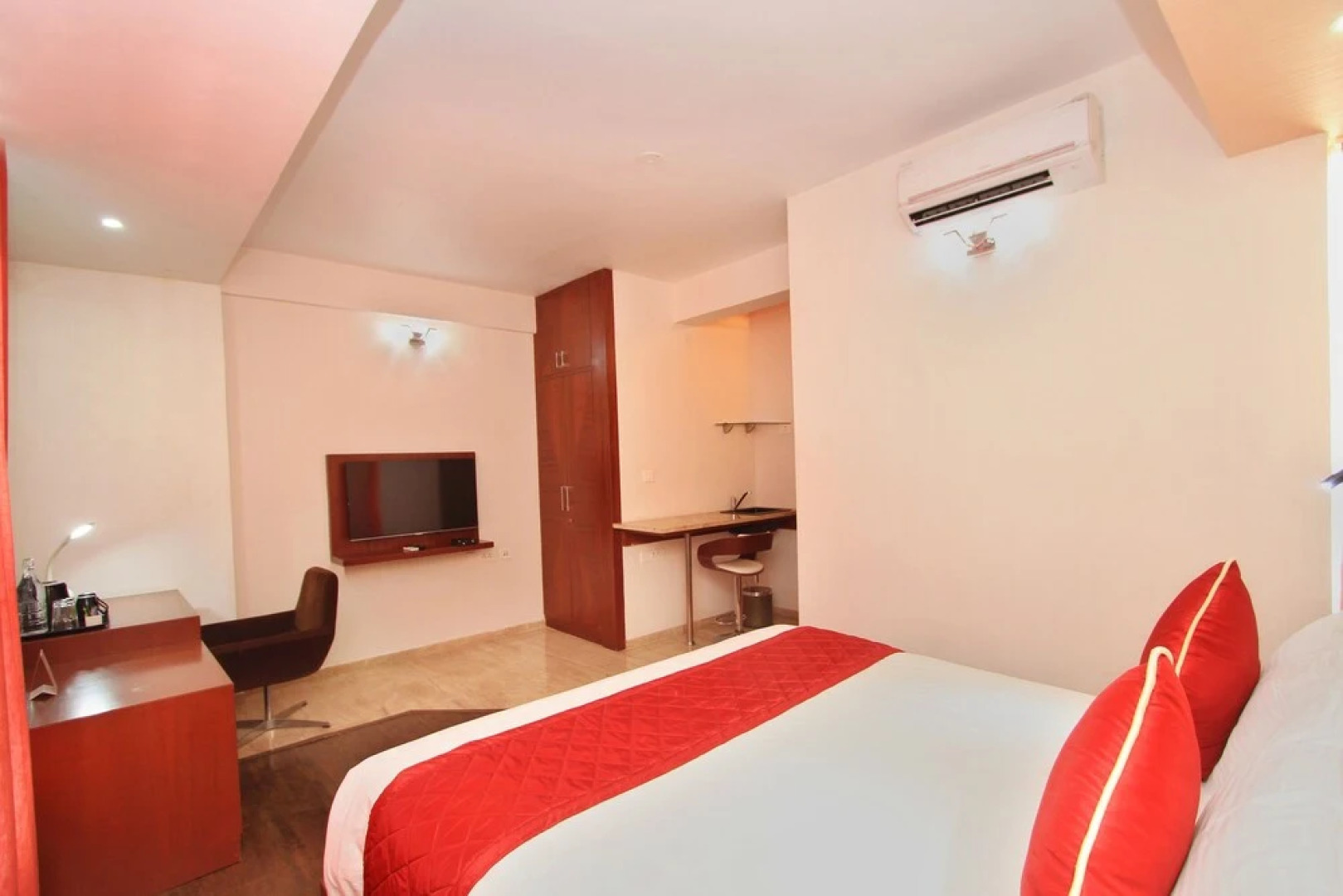 OYO 10002 Hotel Canary Hop