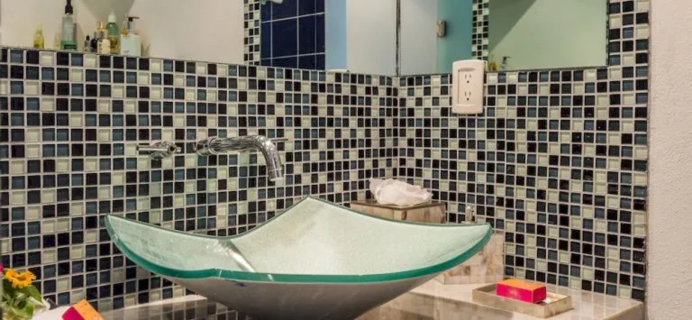 Villa Azalea Inn & Organic Farm