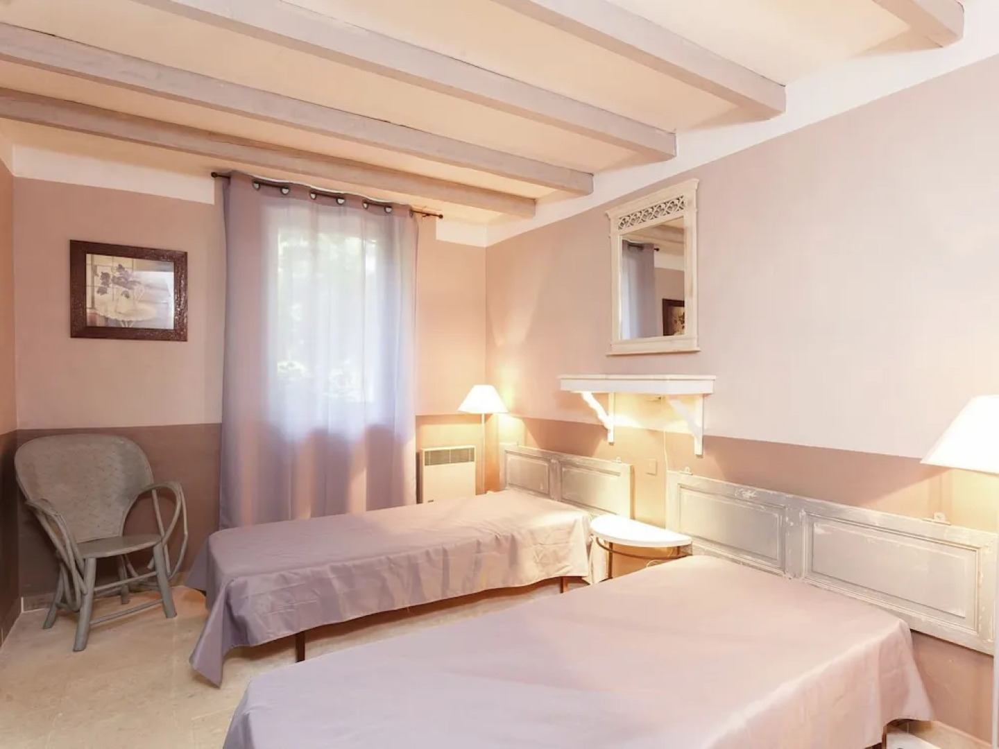 Rustic Cottage in Oppede With Shared Pool