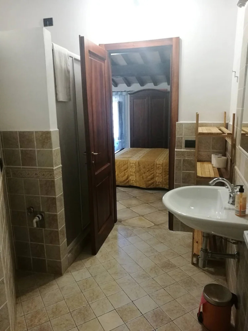 Portion of a Farmhouse With 30 Beds - 4 Apartments and 2 Rooms