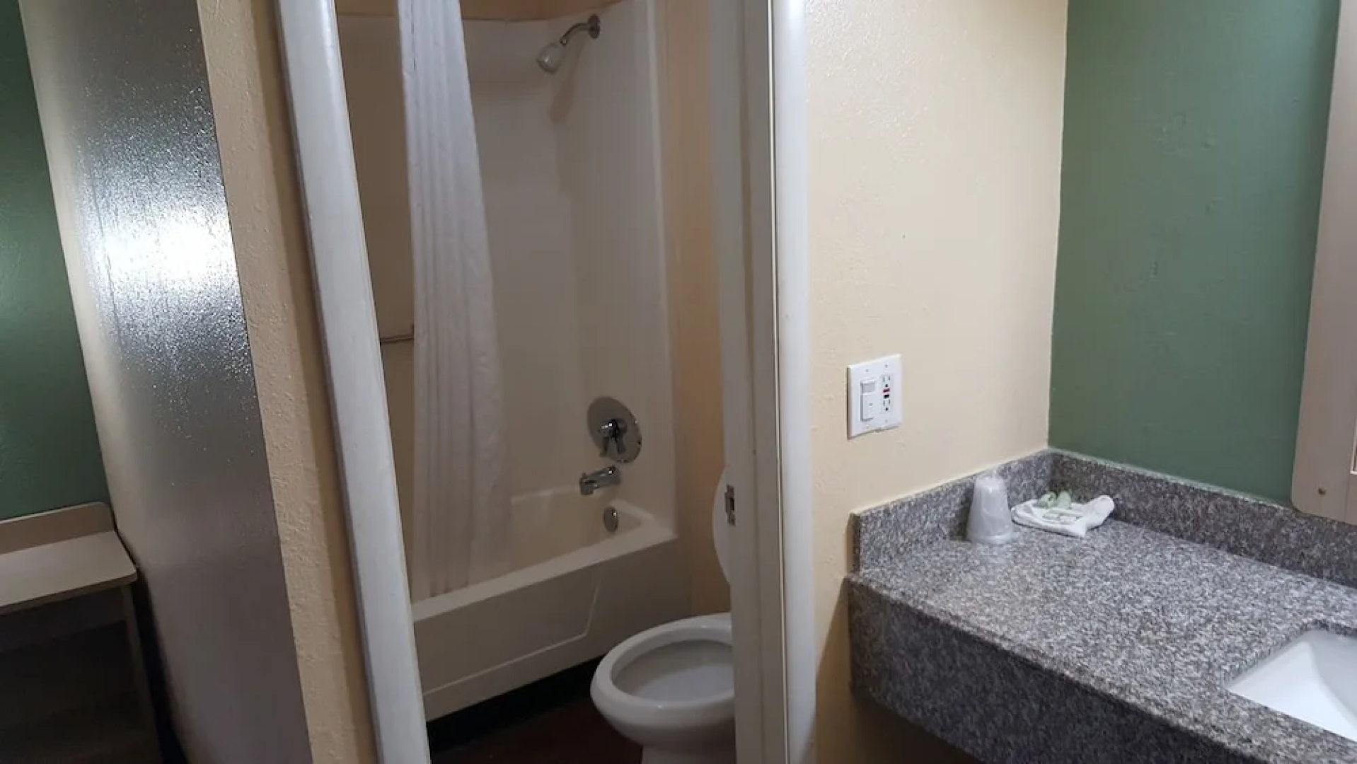 Americas Best Value Inn - Mentor