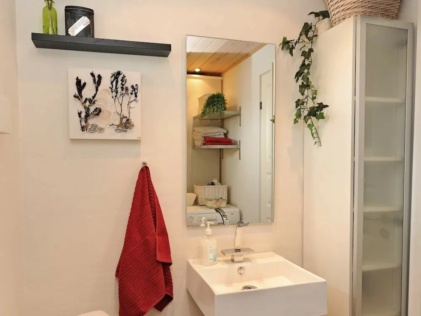 Rustic Holiday Home in Mesinge With Ocean View