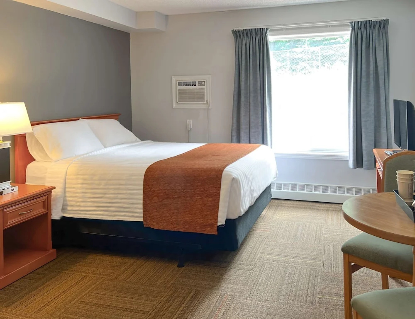 Coast Hinton Hotel