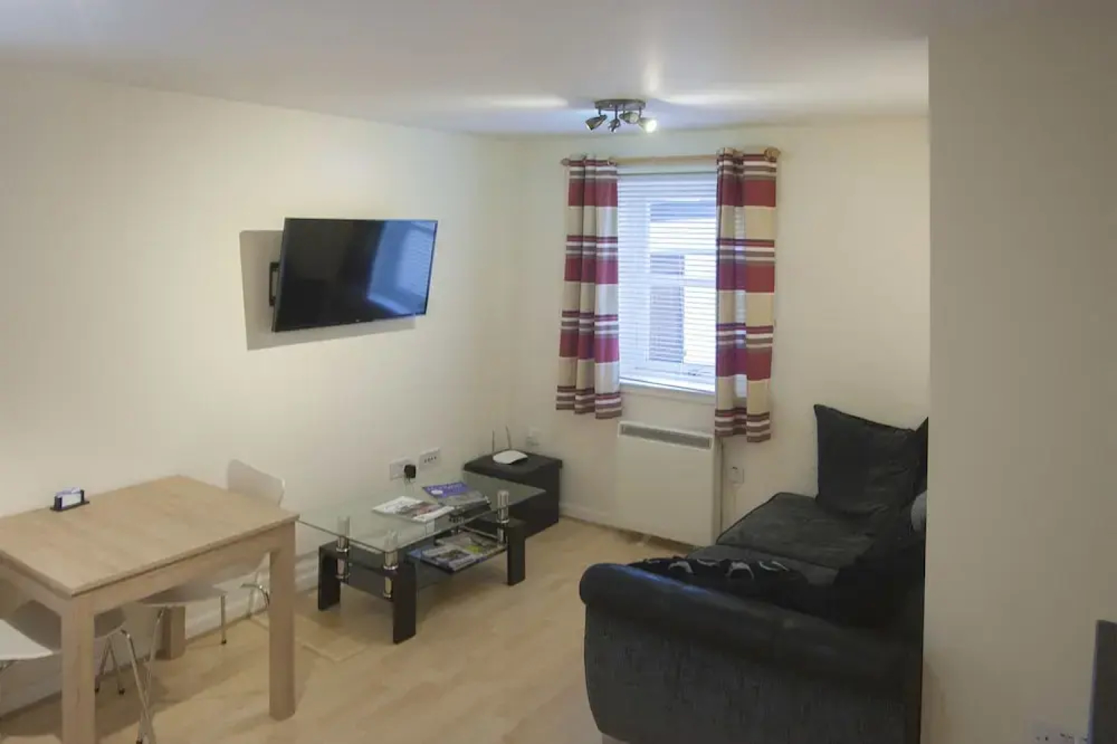 6 Varis Apartments