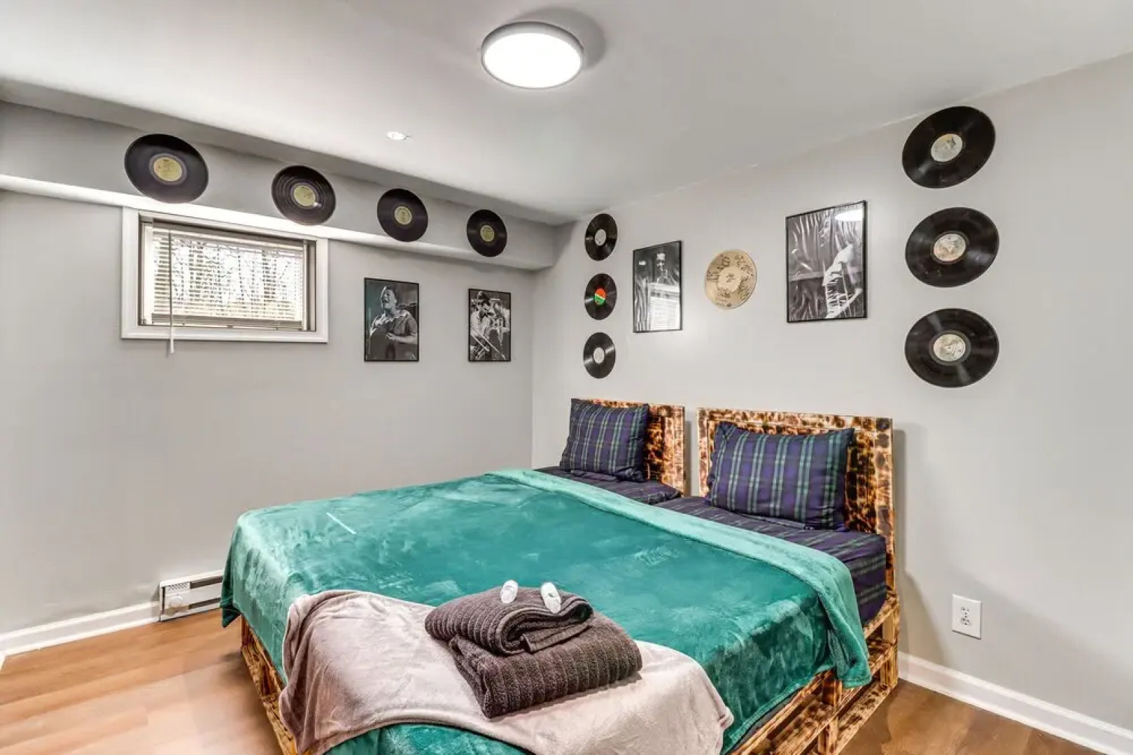 Pet-friendly Tobyhanna Retreat w/ Deck & Playset!