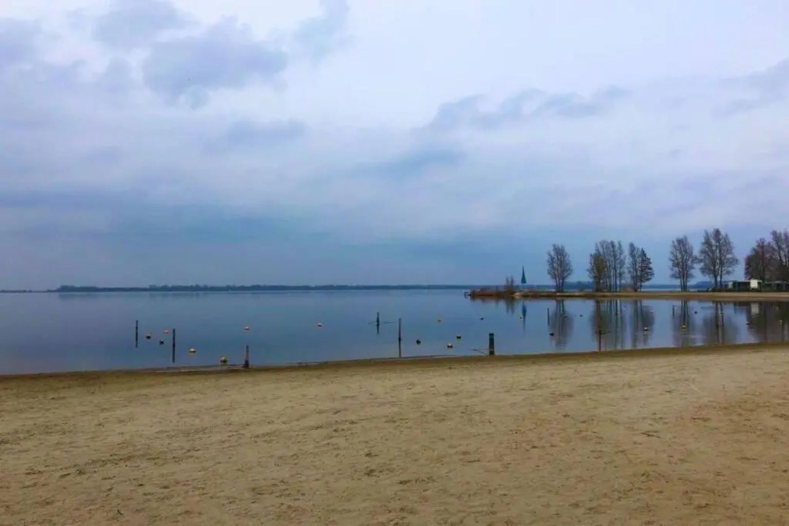 Beach Chalet Bad Hoophuizen VU43