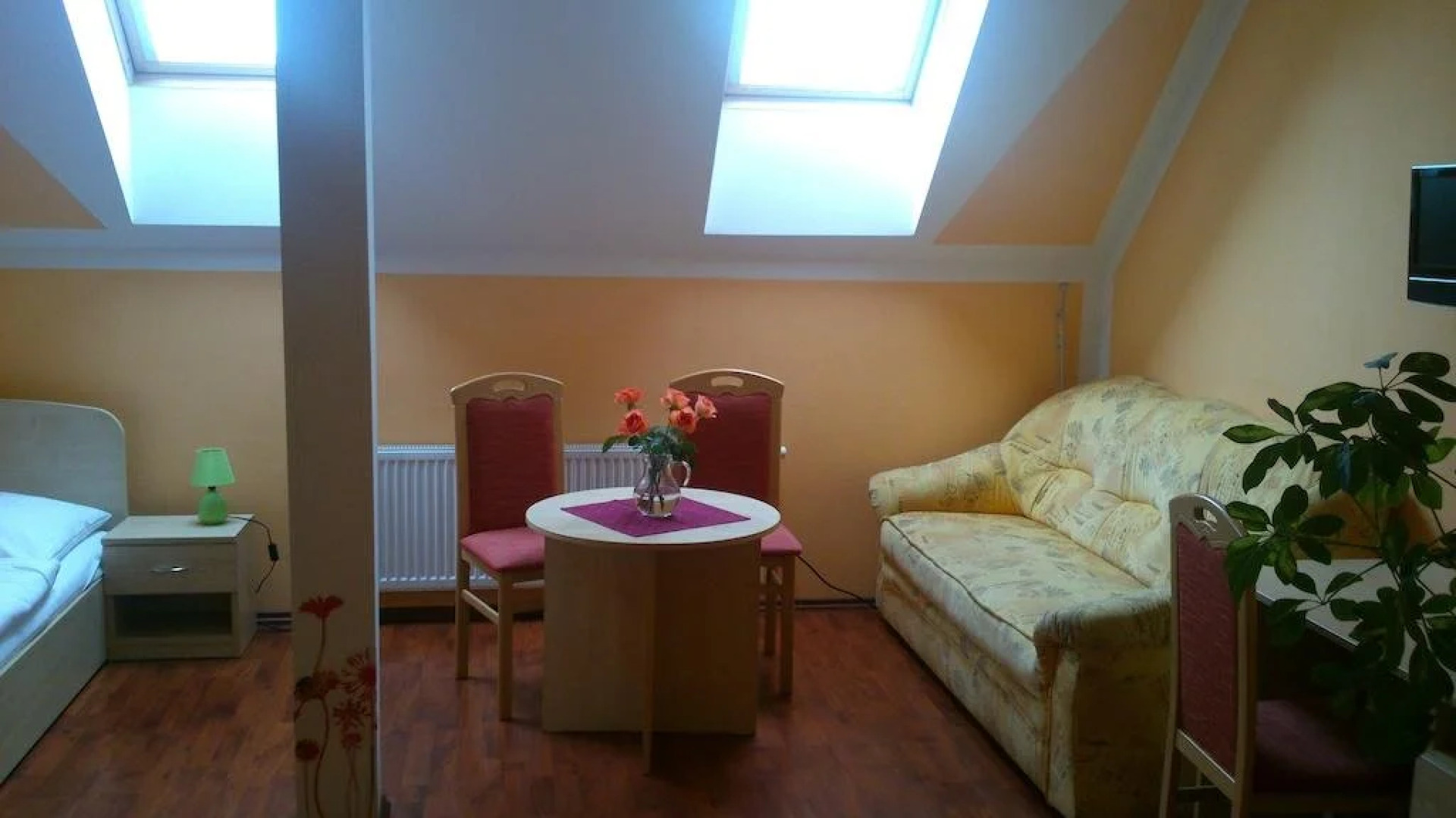 Hotel & Motorest V Údolí Zlatého potoka