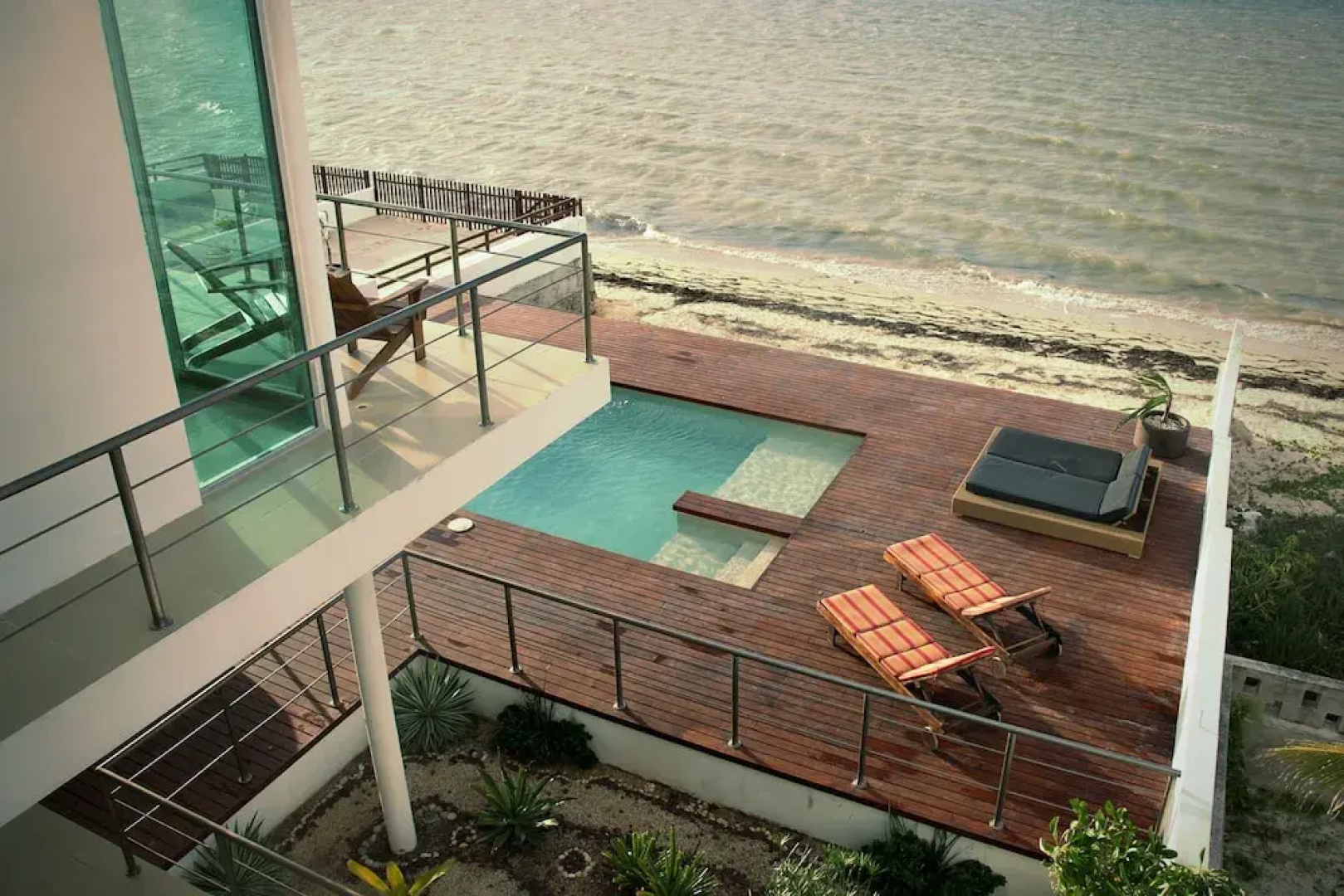 Beachfront Upscale House in Telchac