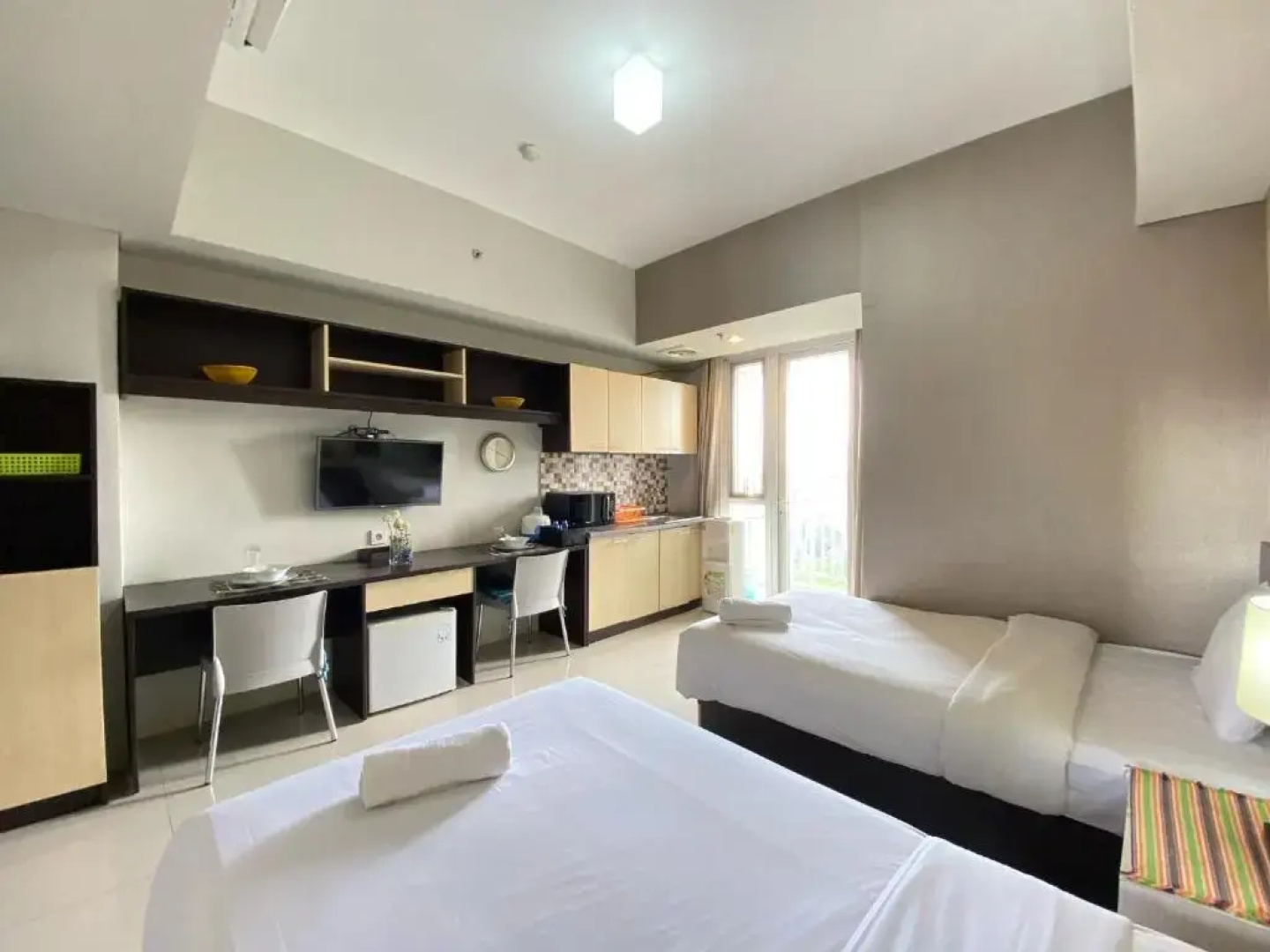 Private And Spacious Studio Room At Skyland City Jatinangor