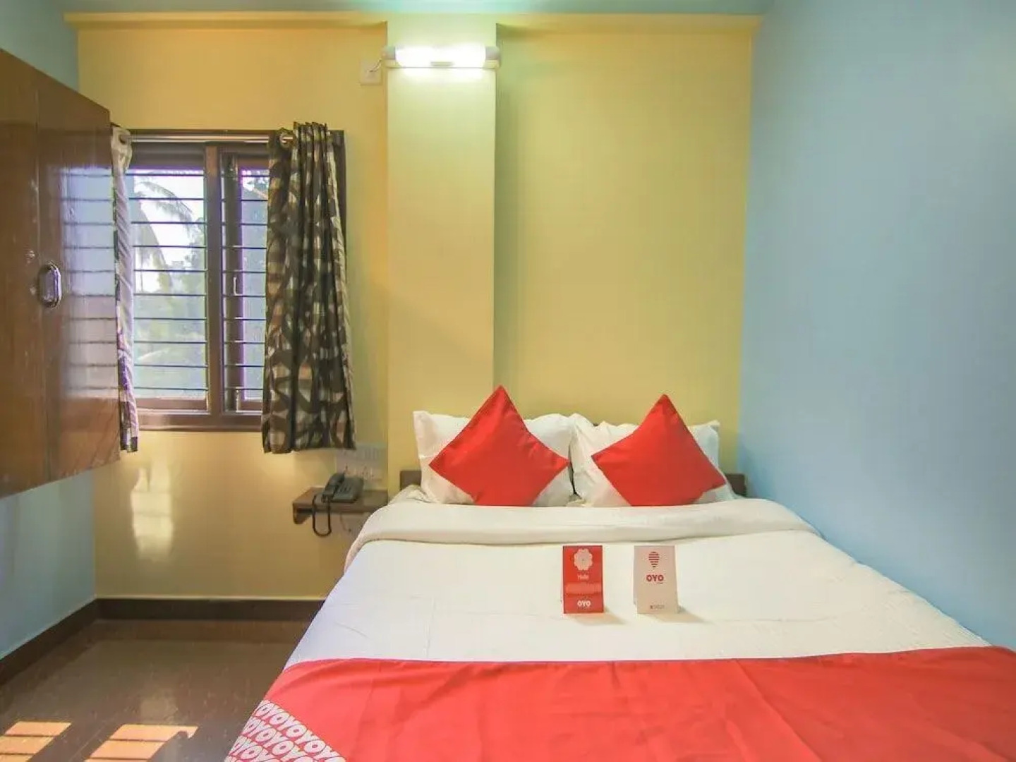 OYO 10711 Hotel NSNR Residency