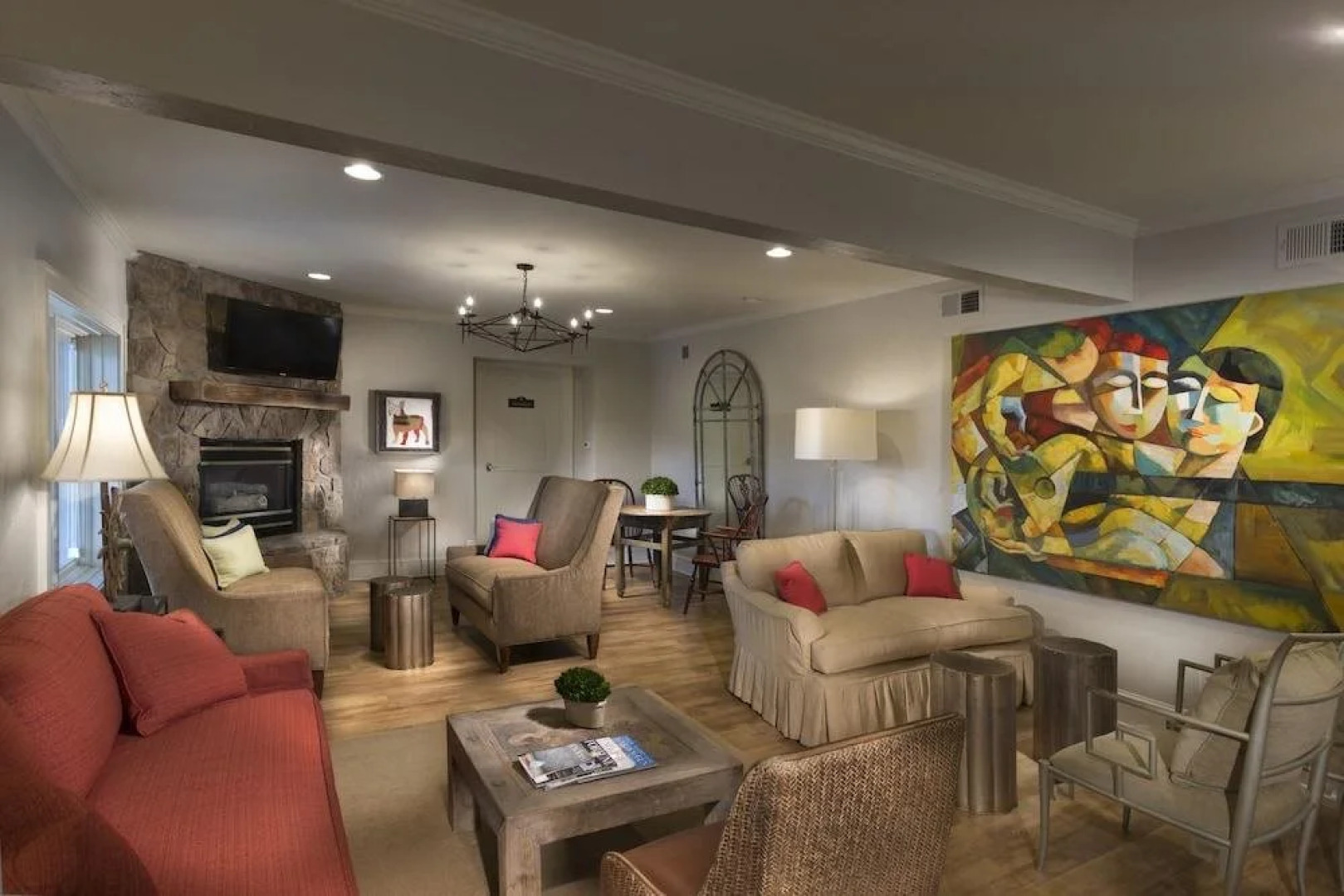 200 Main by Old Edwards Hospitality