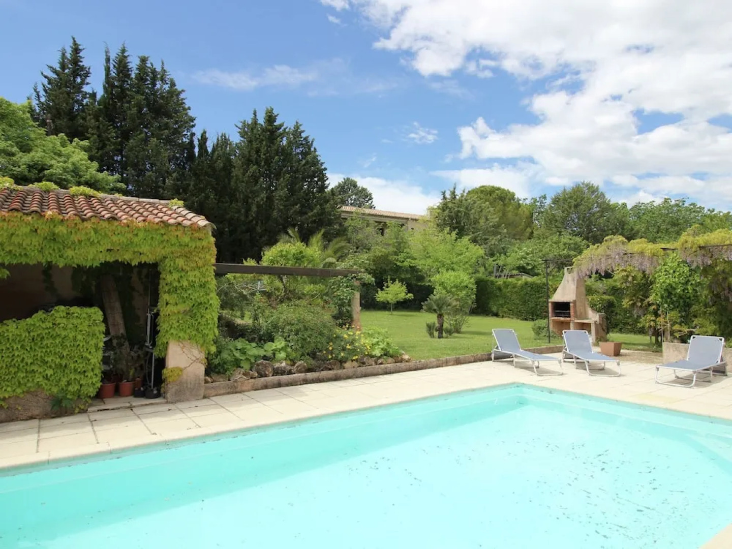 Villa With air Conditioning and Private Pool 1 km From Saint-paul-en-foret and 35 km From the sea