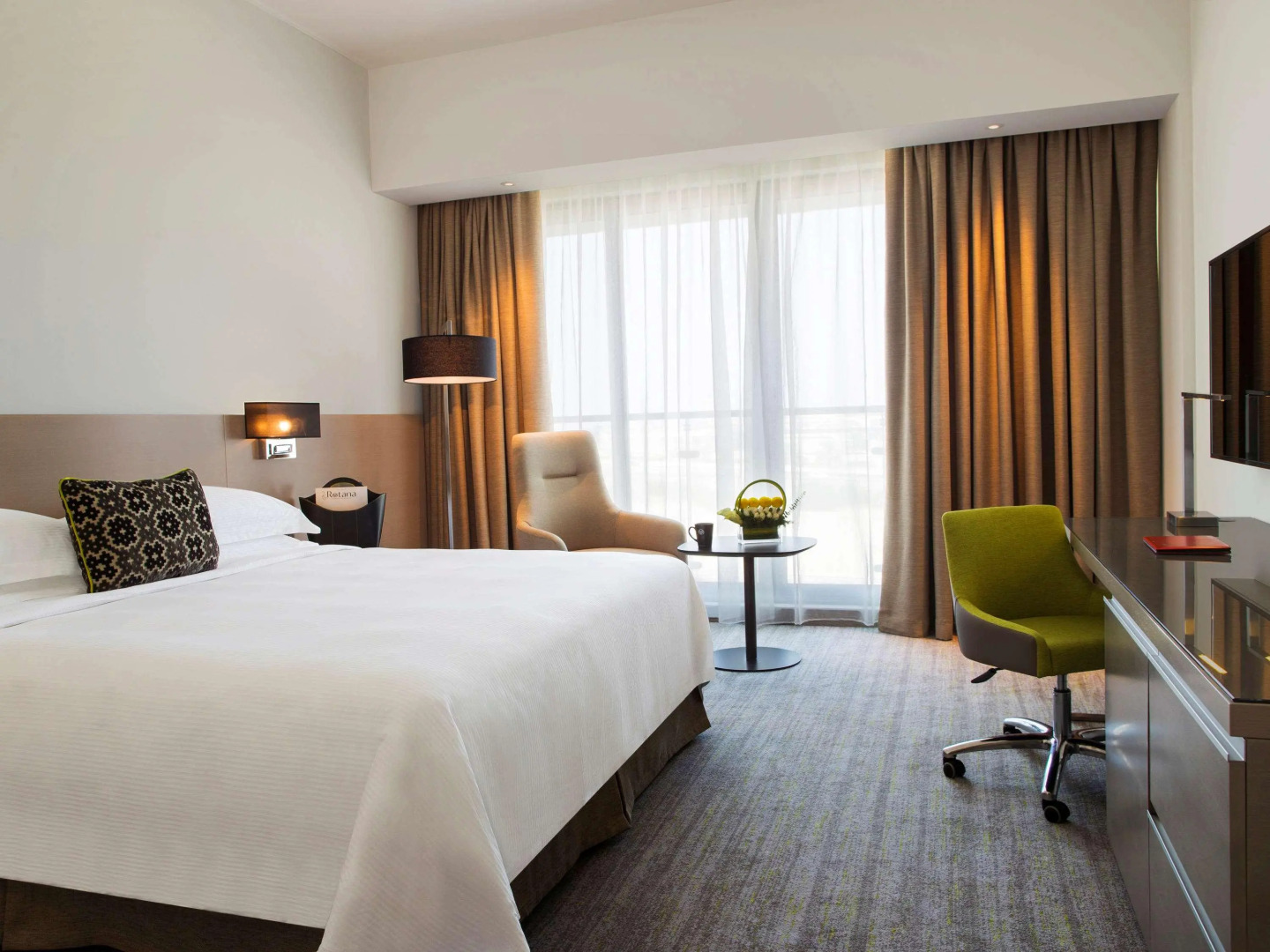 Отель Novotel Muscat Airport