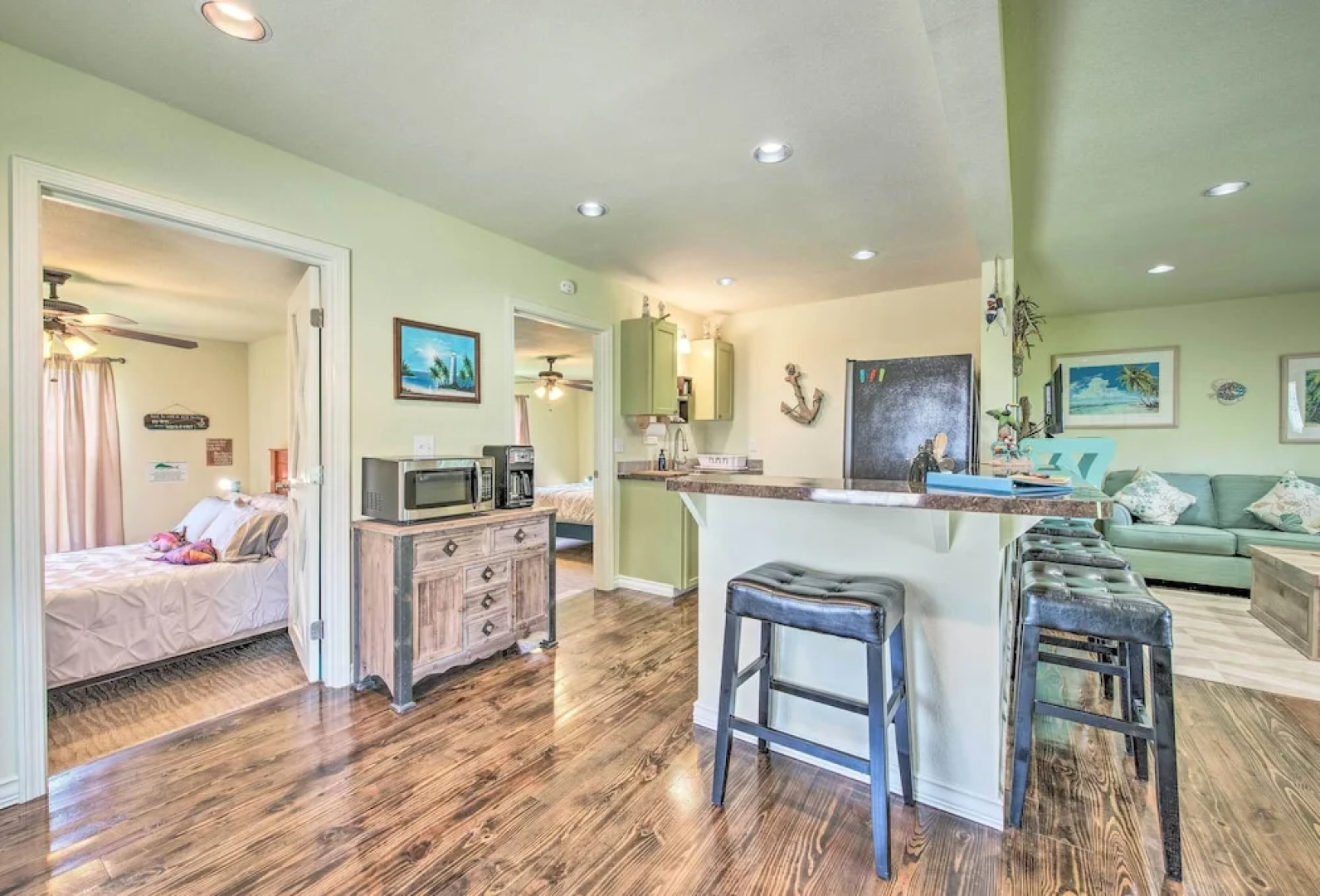 Half-mi to Seadrift Harbor: Seadrift Home w/ Deck