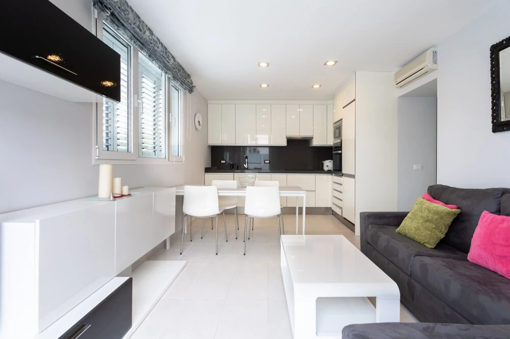 HomeLike Stunning Sea Front House El Poris