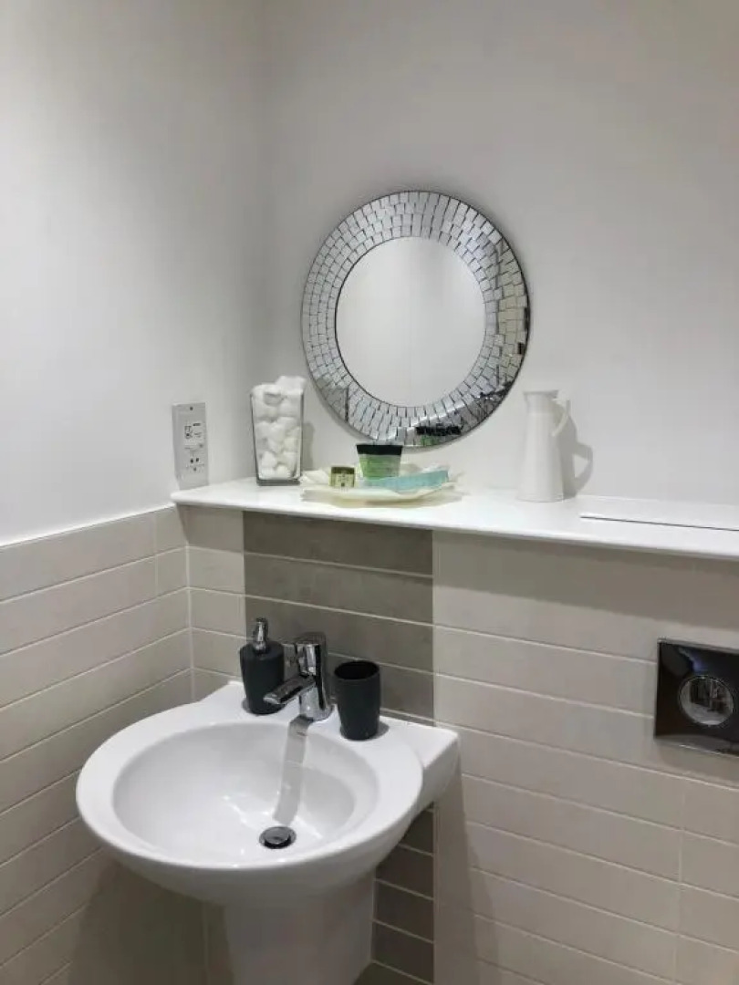 Hansen House 2 with Private Parking