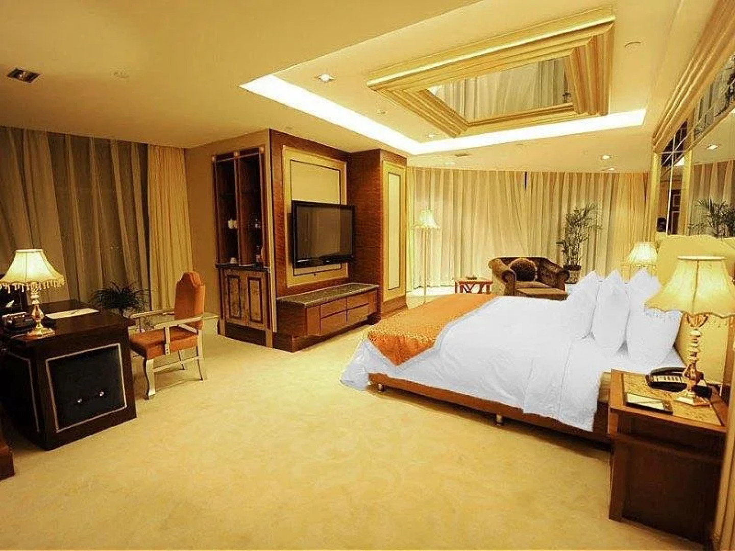 Huasheng Jiangquan Hotel & Town