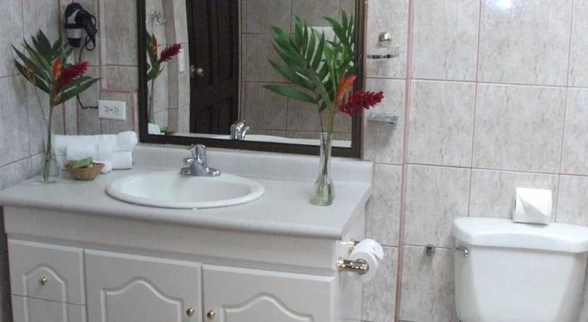 La Catalina Hotel and Suites