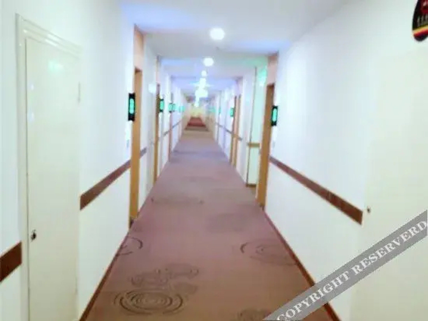 Super 8 Hotel (Guyuanjiadao Auto City)