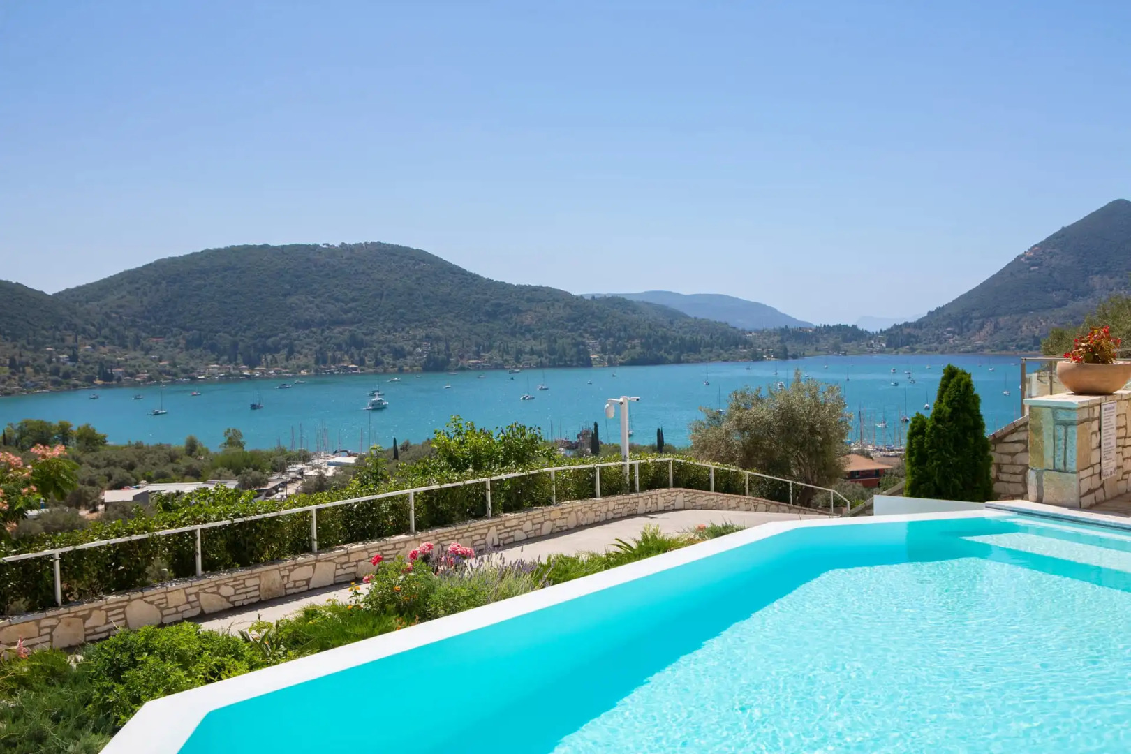 Armonia - Afroditi Villas Collection