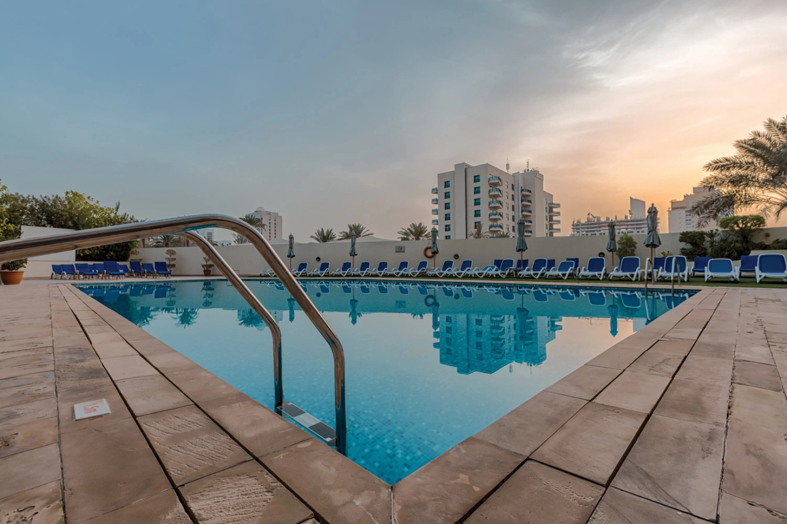 Отель Arabian Park Dubai, an Edge by Rotana Hotel