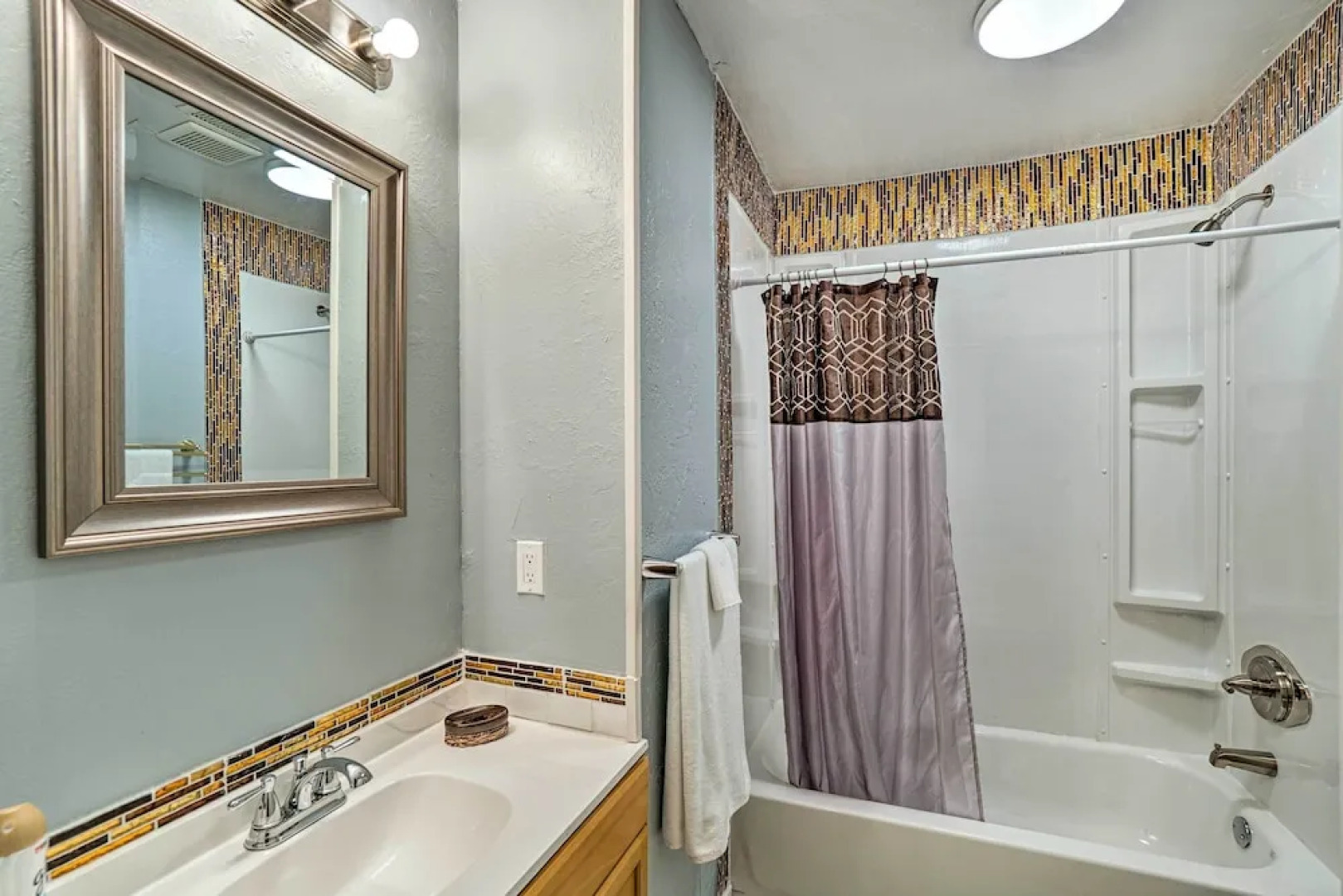 Centrally Located Lawton Home: Dogs Welcome!