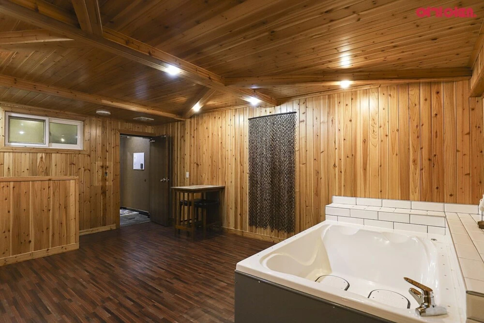 Tiffany Self Check-in Hotel