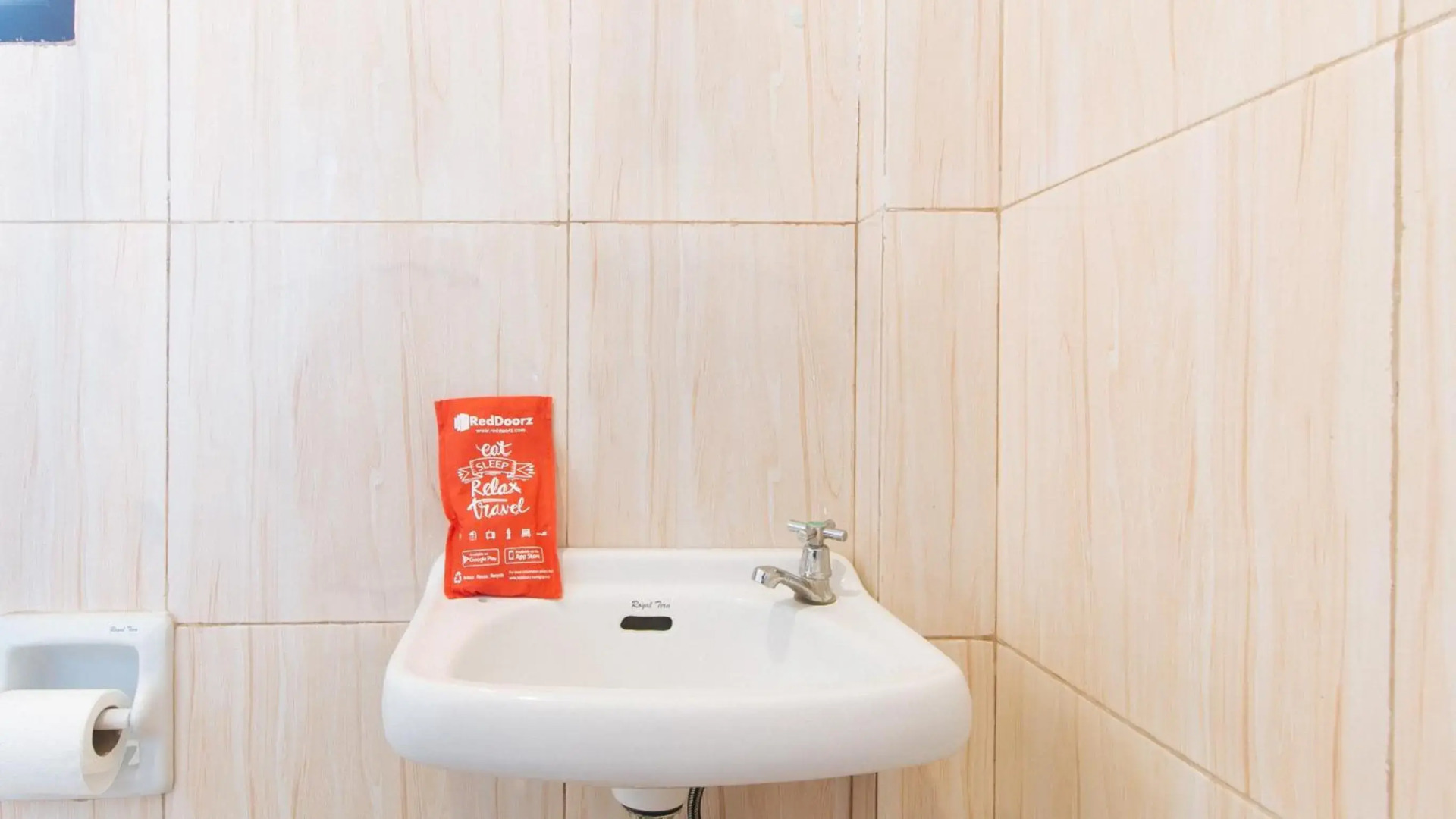 RedDoorz near Christ the King Medical Center