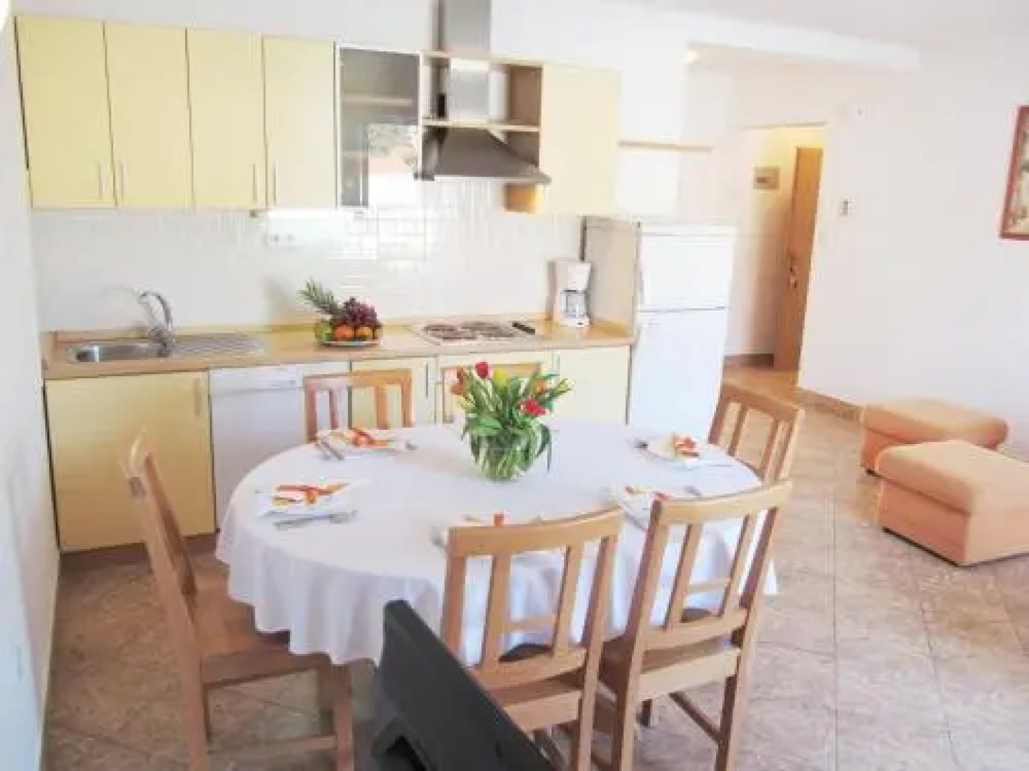 Apartments Luna Tisno