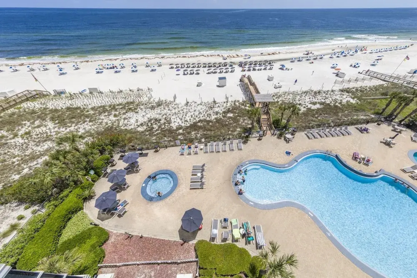 Palacio Condos by Hosteeva