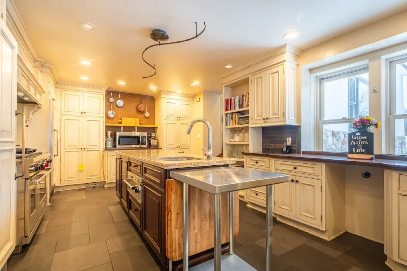 Antlers on the Creek Bed & Breakfast